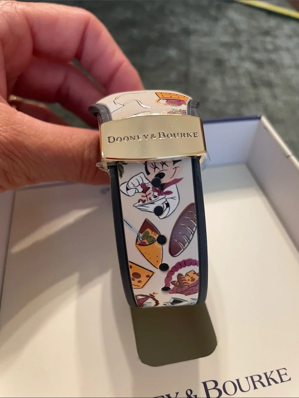 Dooney & Bourke 2020 Epcot Food & Wine Magic band.